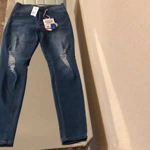 NWT YMI “Wanna Betta Butt?” High rise ripped jeans